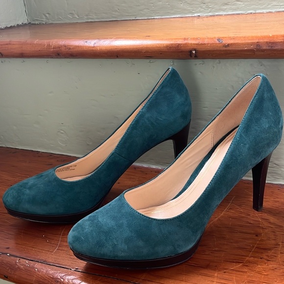 Cole Haan Chelsea Pump - Picture 1 of 7